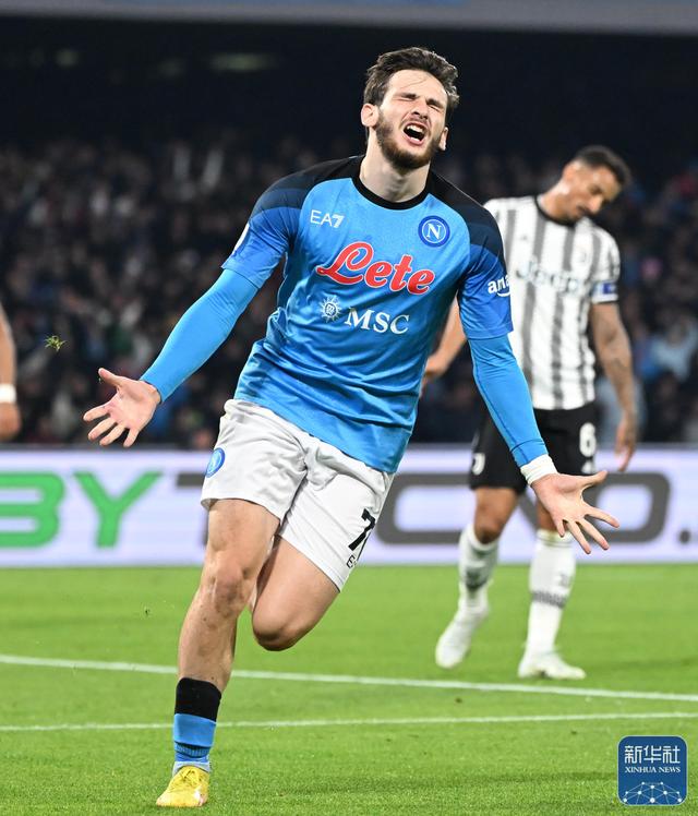 包含刚刚！山东男篮围绕欧篮联内部沟通尤文图斯围绕欧联内部沟通，清晨那不勒斯调整名单以备意大利杯的词条