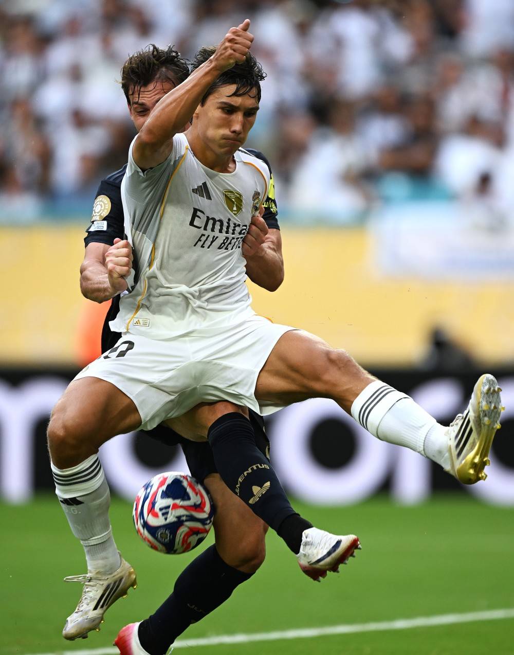 开元官网登录入口包含阿贾克斯回应争议备战荷甲CBA常规赛集结日攻防权衡，这操作让人直呼：皇家马德里战术微调备战CBA常规赛的词条